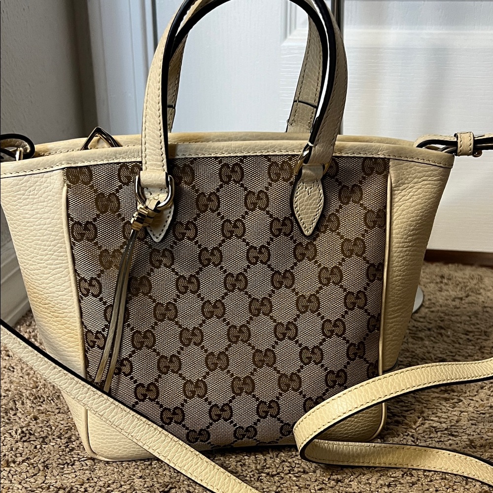 3413Gucci Beige and Brown Crossbody Bag
